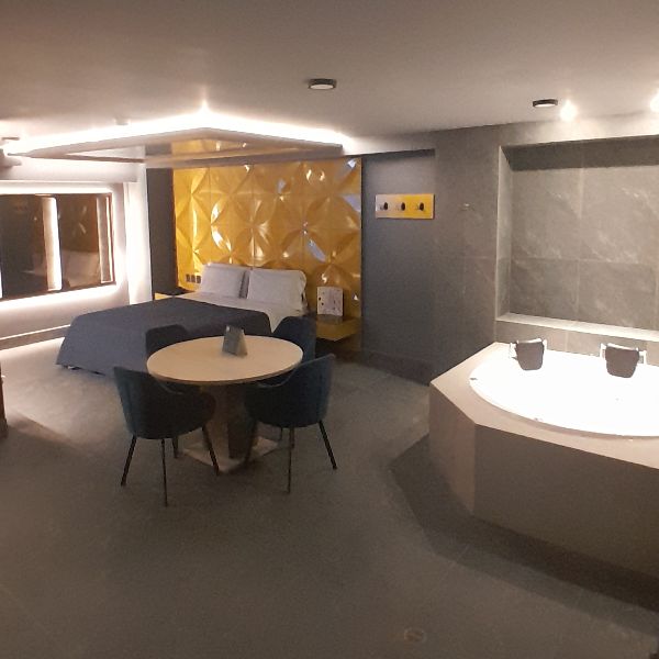 SUITE CON SAUNA Y JACUZZI 504  en Motel 