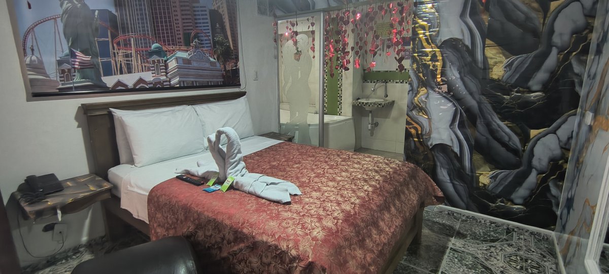habitación con jacuzzi 