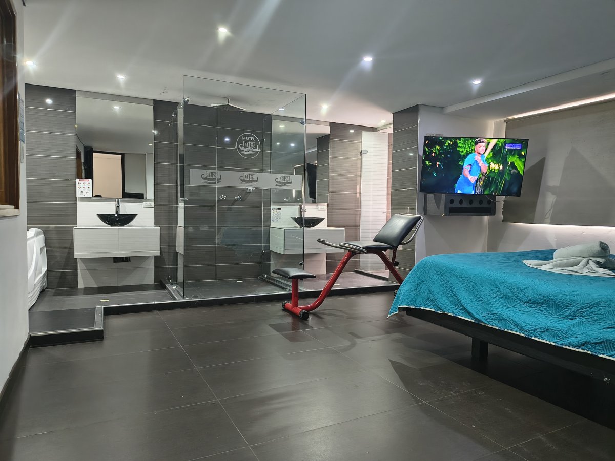 super suite con sauna y jacuzzi402