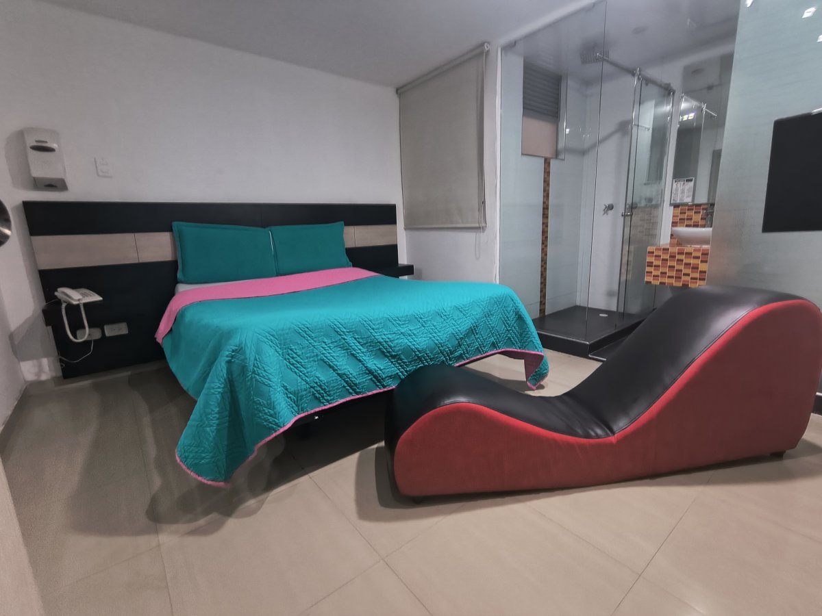 habitación silla erotica 