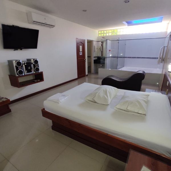 SUITE JACUZZI  en Motel 