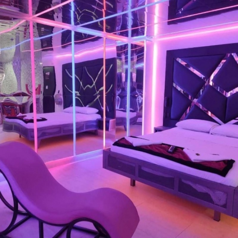 SUITE MIRRORS SAUNA Y JACUZZI en Motel MOTEL TEMPTATION