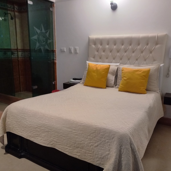 HABITACION SENCILLA MODERNA en Motel 