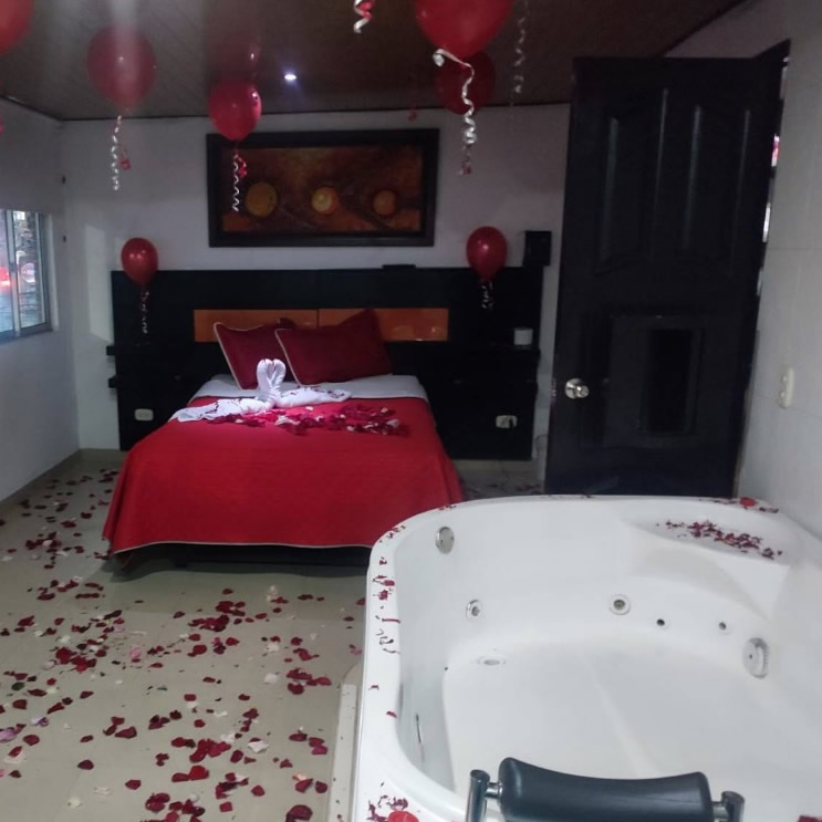 HABITACIóN CON JACUZZI  en Motel 