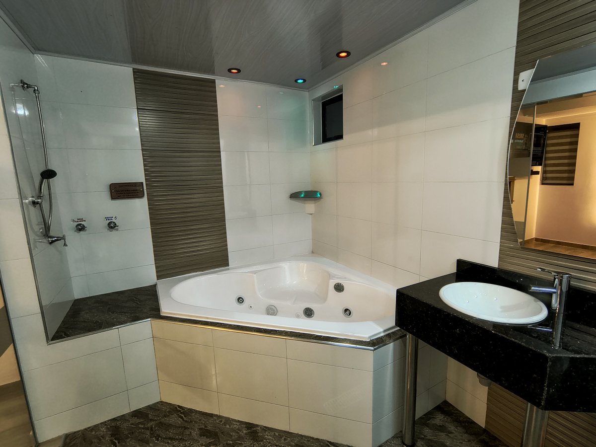 Jacuzzi